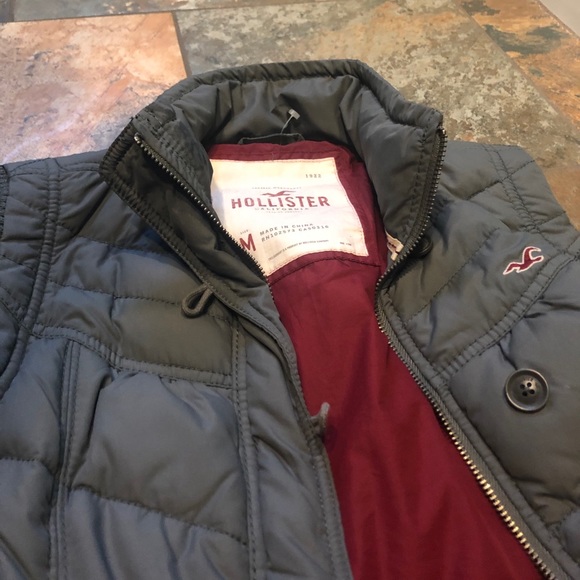 Hollister Army Green Puffy Vest - Picture 3 of 8